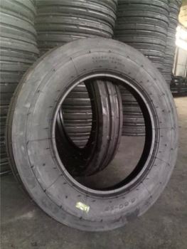聯(lián)合收割機(jī)前輪胎